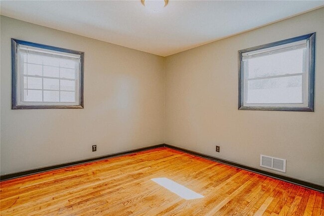 Building Photo - 2877 Whispering Hills Dr