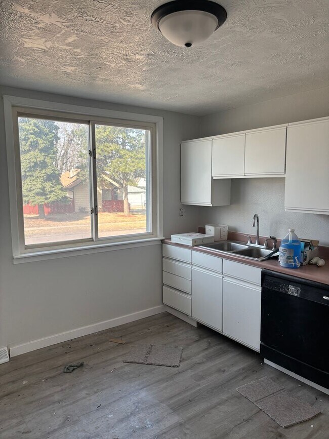 Foto del edificio - Coming Soon!