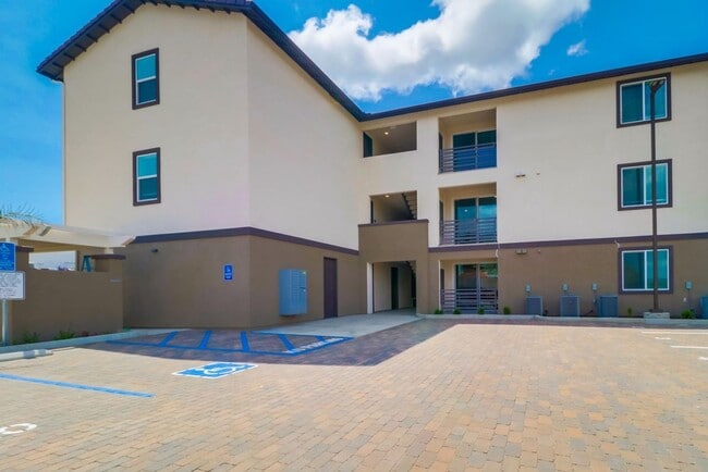 Foto del edificio - La Perla Apartments