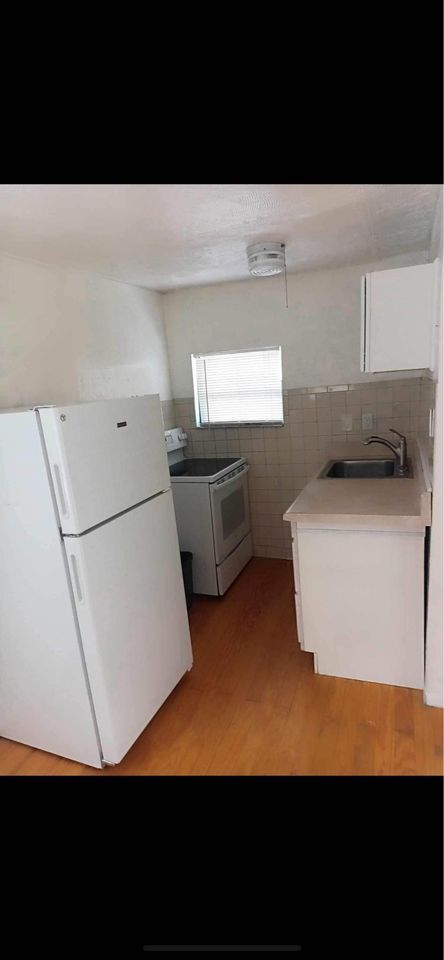 Foto del edificio - 416-420 Adelia Ave