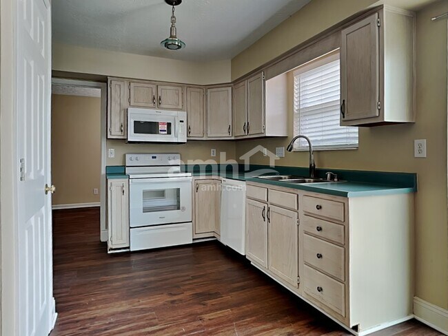 Building Photo - 2843 Presidential Dr
