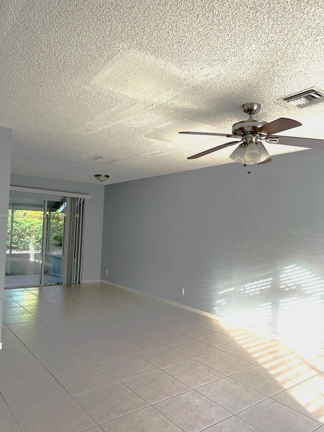 Building Photo - 1109 SW 44th Way