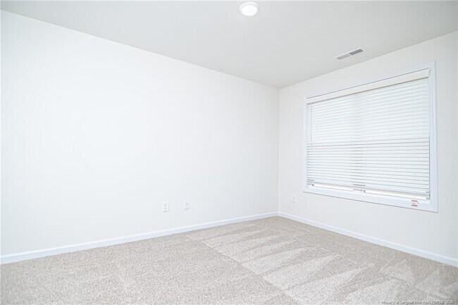 Building Photo - 5864 Panther Dr