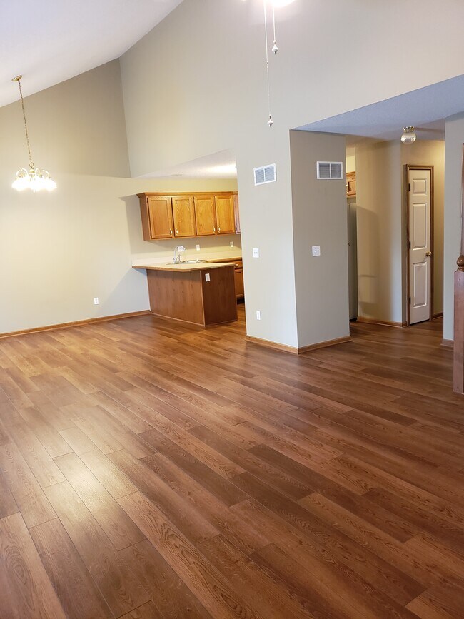 15124 Kelly Dr, Smithville, MO 64089 Townhome Rentals in Smithville