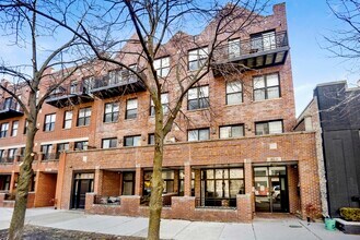 Building Photo - 2524 N Willetts Ct