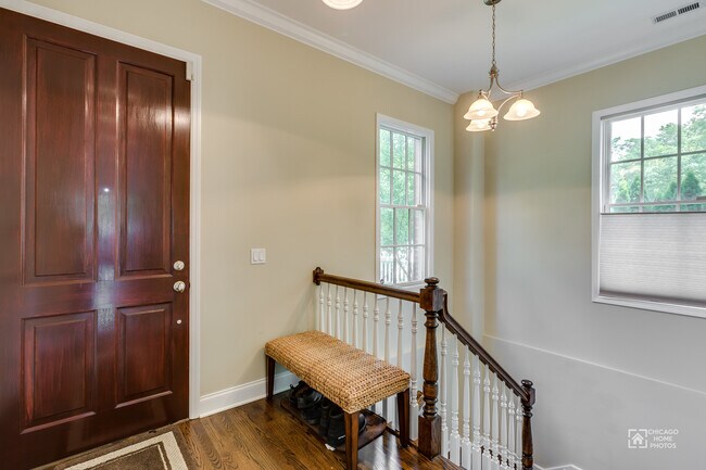 Foto del edificio - 932 Westmoor Rd