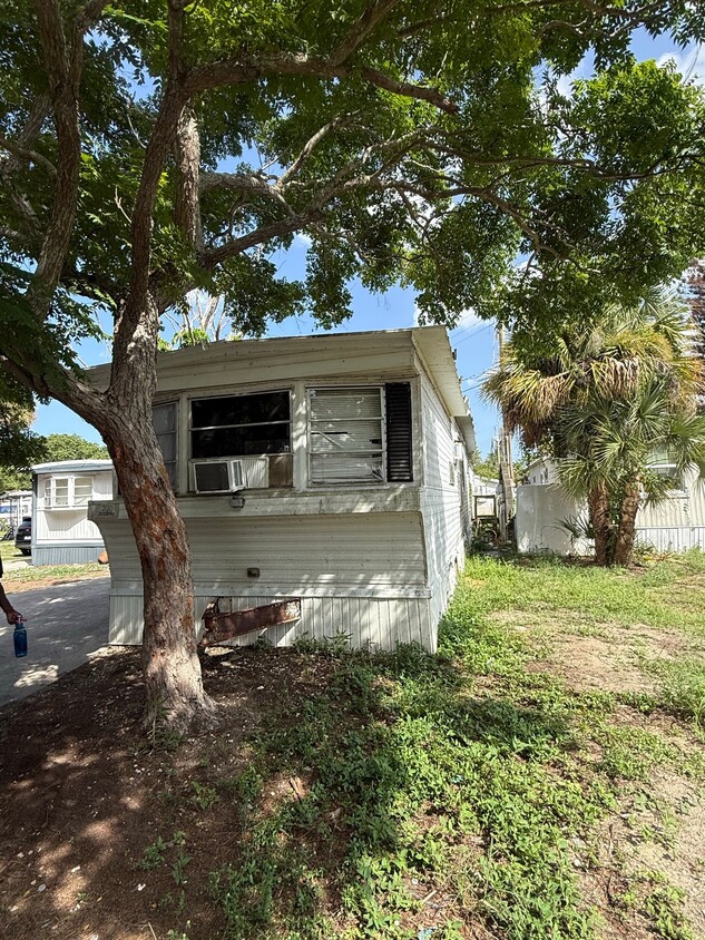 Building Photo - 920 Boardwalk Ln
