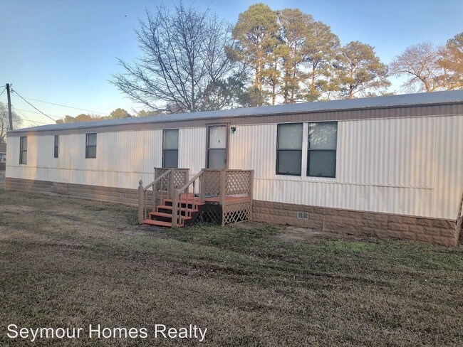 Building Photo - 312 Woodview Dr