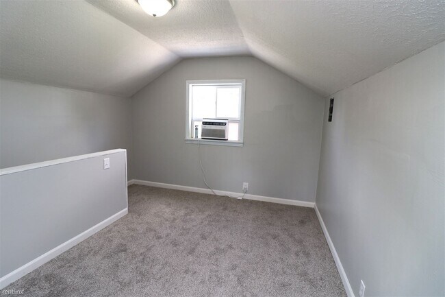 Building Photo - 1 br, 1 bath House - 3120 Waverly Road Garage