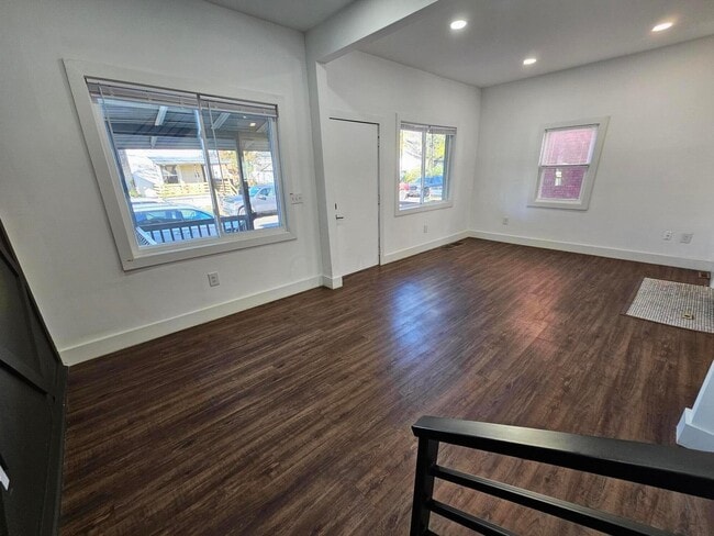Building Photo - 975 Bellows Ave