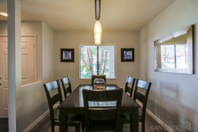 Foto del edificio - 9342 Twin Trails Dr. #102