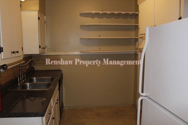 Foto del edificio - 1343 S Perkins Rd