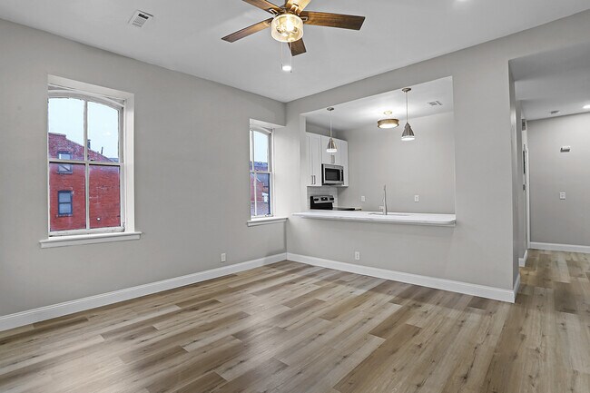 Building Photo - 2022 S 11th St