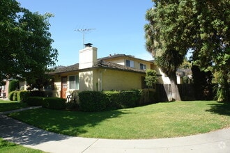 Building Photo - 211 Greendale Way