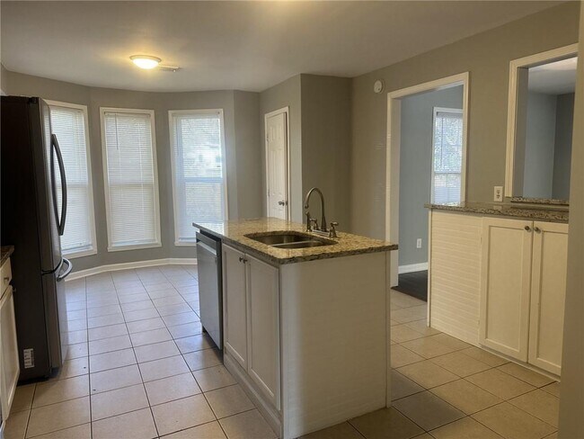 Foto del edificio - 505 Oxford Crest Ct NW