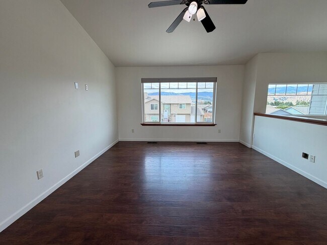 Foto del edificio - Now renting 4 bedroom House