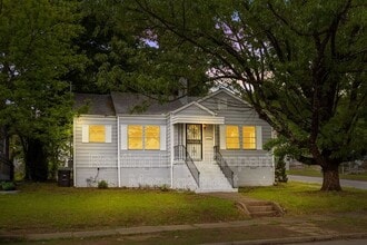 Building Photo - 1001 Valley Rd Pl