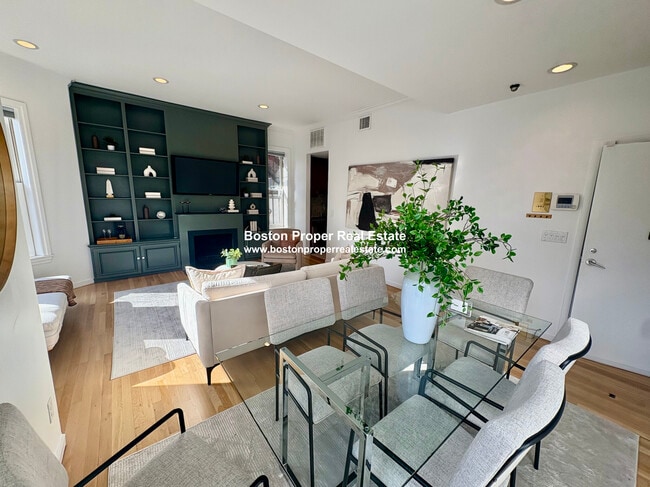 Building Photo - 363 Marlborough St