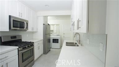Building Photo - 409 N Ave 56
