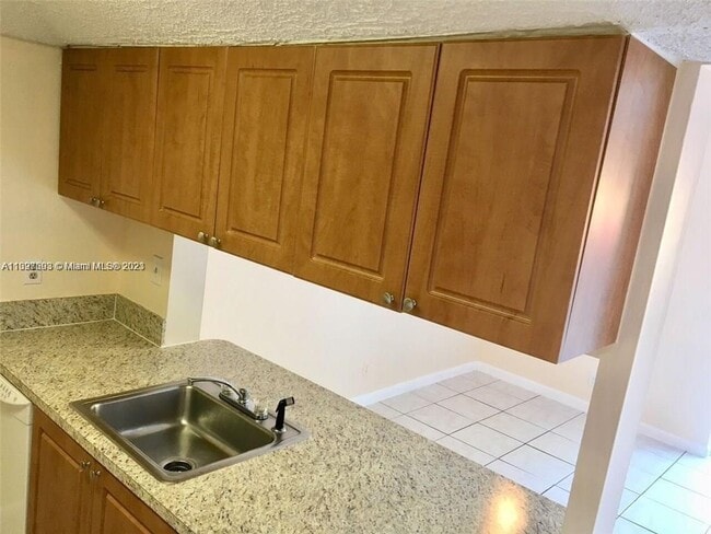Building Photo - 5667 Blueberry Ct