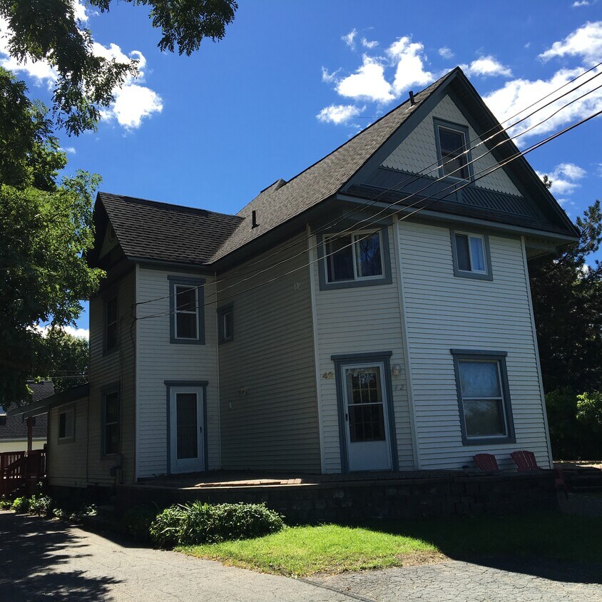 42 E Shore Dr Unit 0, Whitmore Lake, MI 48189 Apartments in Whitmore