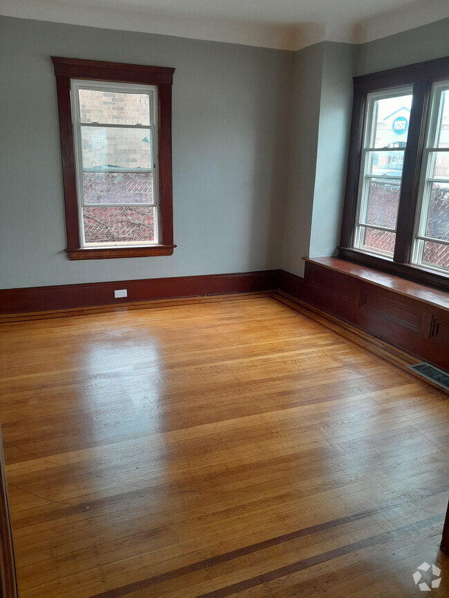 Building Photo - 1379 W 61st St
