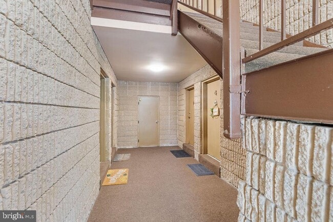 Building Photo - 6085 Majors Ln