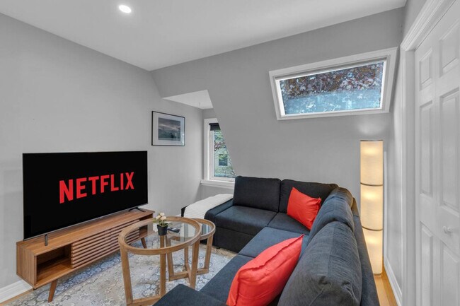 Building Photo - 31 Granby St