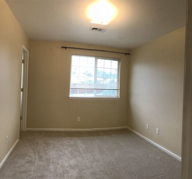 Building Photo - 2139 Coronado Pkwy N