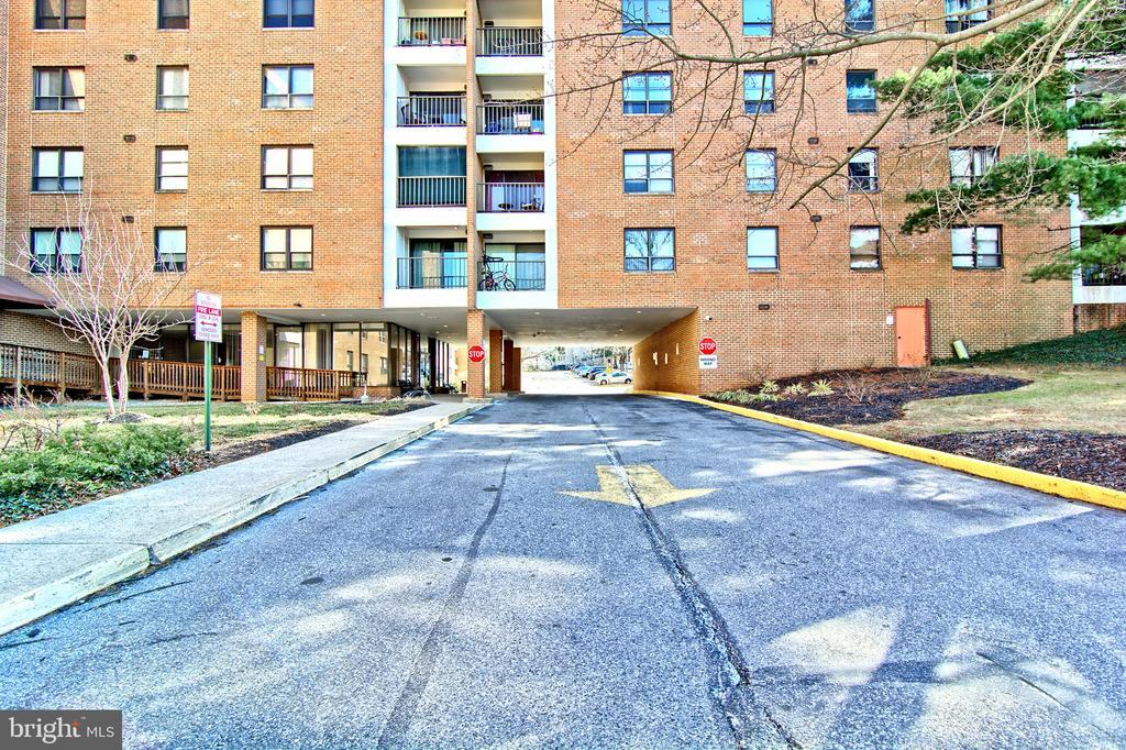 Foto principal - 6317 Park Heights Ave