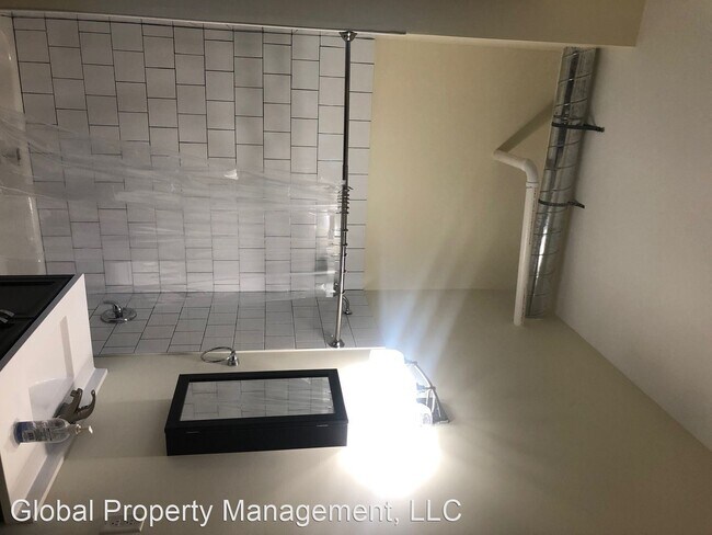 Building Photo - 1 br, 1 bath Apartment - 6313 27th Ave