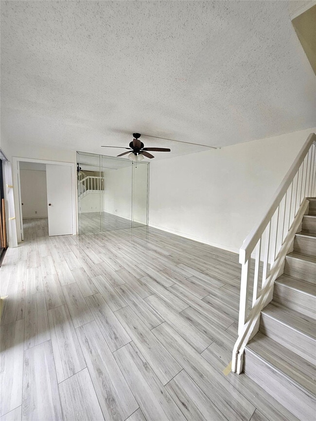 Building Photo - 912 Springdale Cir