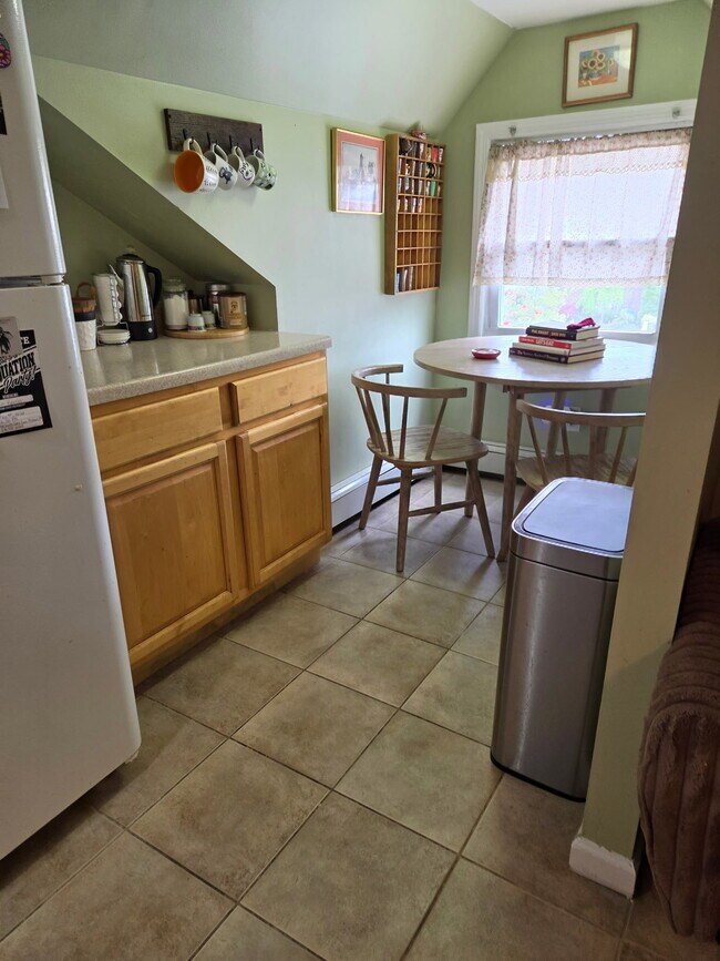 Foto del edificio - Saint Pauls Avenue, Cliffside Park, NJ 07010 - 1 BR 1 BA multi-family home