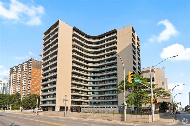 Building Photo - 111 Riverside Dr E