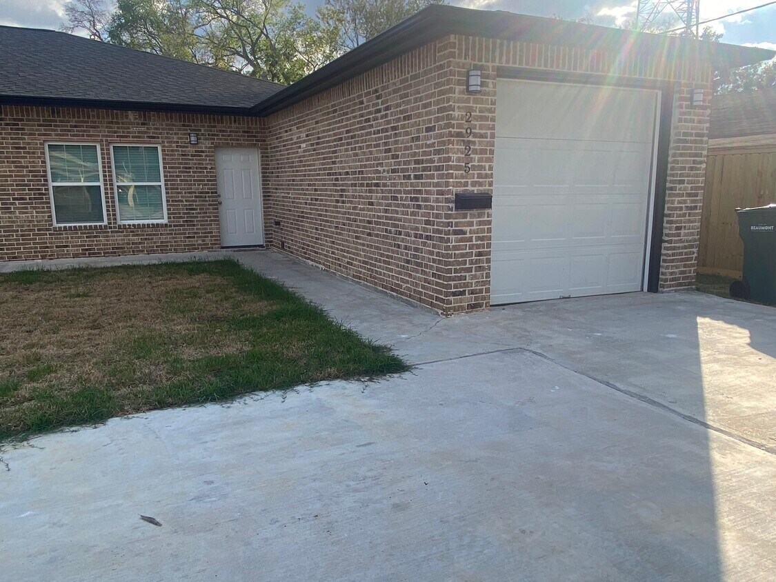 2925 Pecos St, Beaumont, TX 77702 Townhome Rentals in Beaumont TX