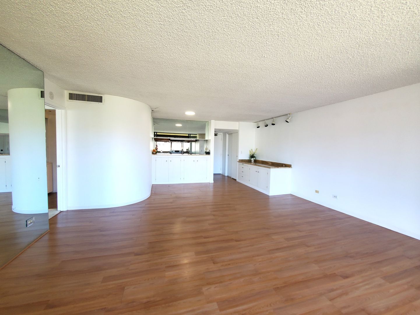 581 Kamoku St Unit 504, Honolulu, HI 96826 - Condo for Rent in Honolulu ...