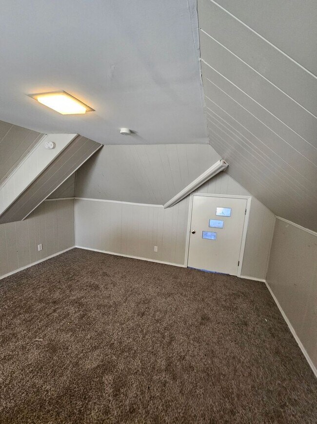 Foto del edificio - 2 Bedroom 1.5 Bath plus 2 dens - Newly ren...