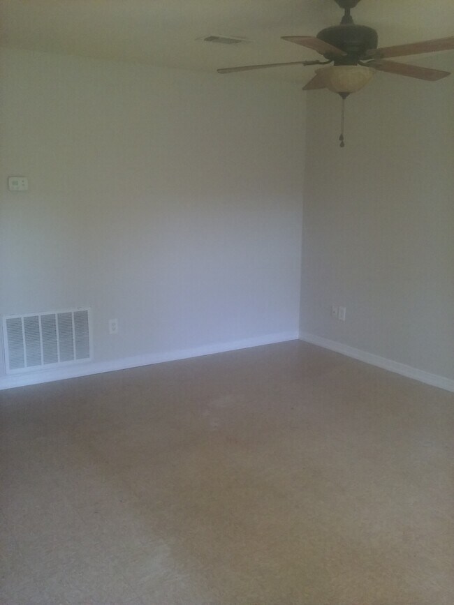 Building Photo - 1716 Deer St