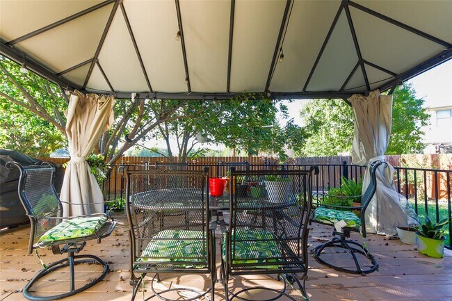 Foto del edificio - 8408 Panadero Dr