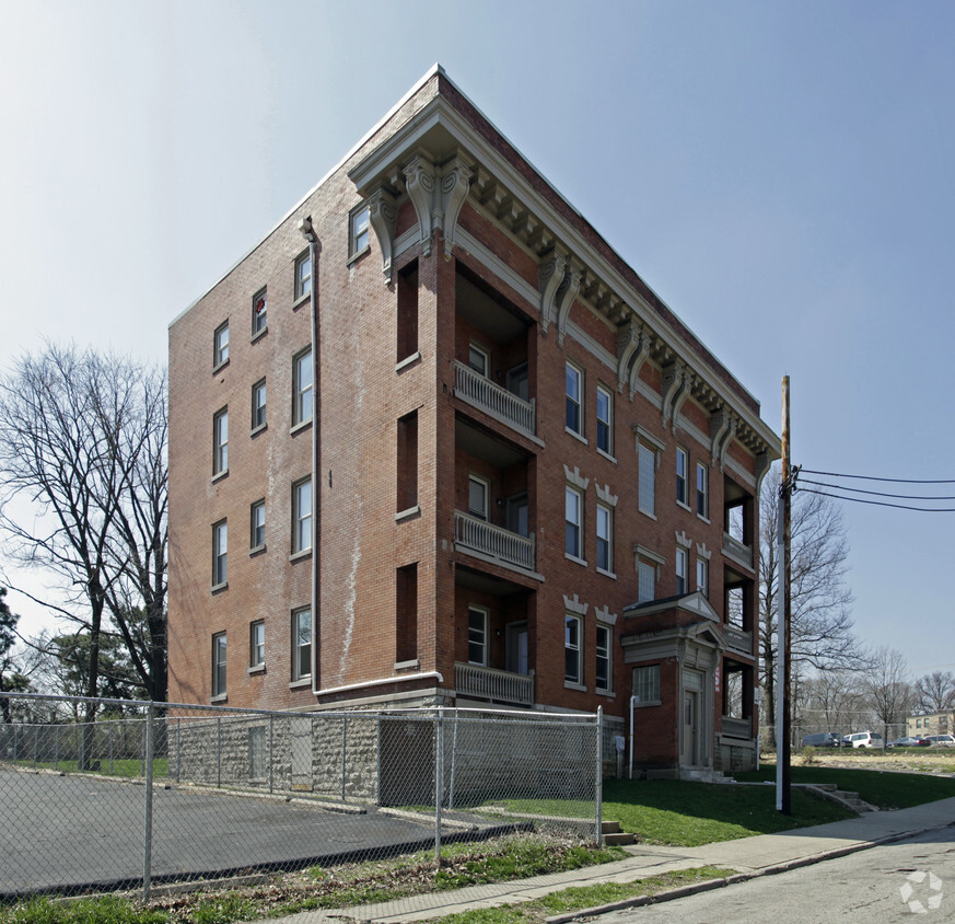 Foto principal - 615 Maple Ave