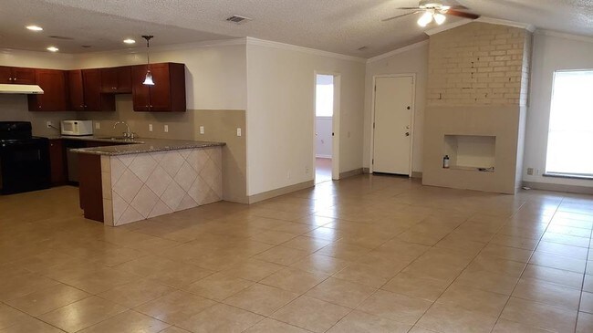 Building Photo - 8010 Beechnut St
