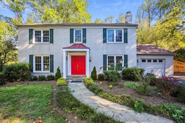 Building Photo - 4 br, 3.5 bath House - 6 Starlight Ct