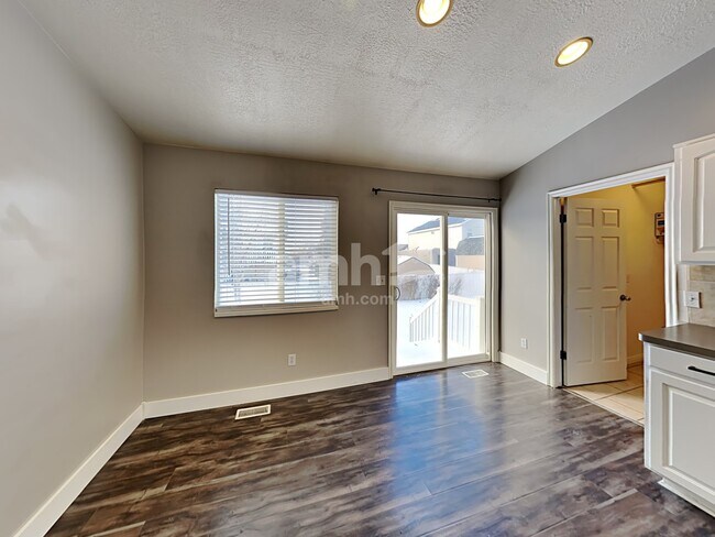 Foto del edificio - 52 S 1660 W