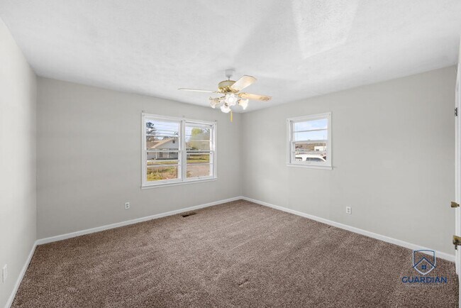 Building Photo - 2 bedroom, 1 bath home in Glencoe