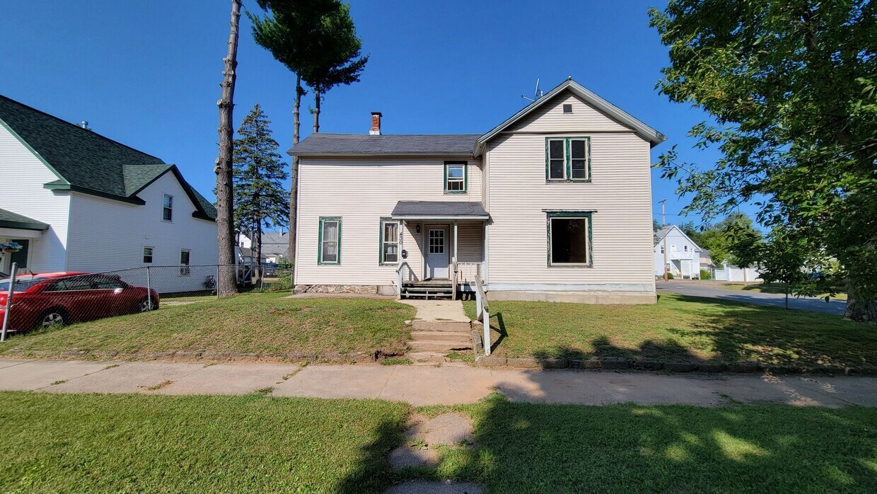 Primary Photo - Large 5 bed 2 bath home in Wausau