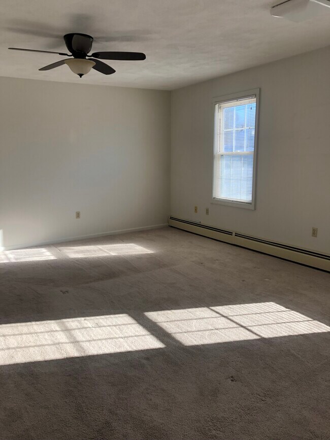 Living Room - 611 Ten Rod Rd
