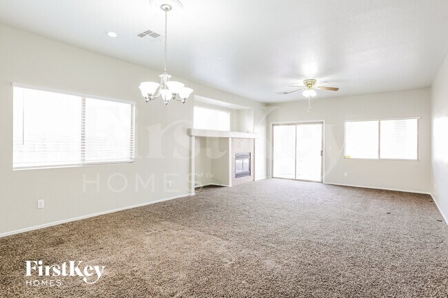 Foto del edificio - 5898 Swan Point Pl