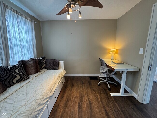 Foto del edificio - 6186 Evanston Ave