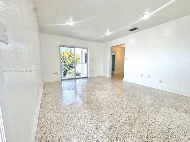 Foto del edificio - 250 Beacom Blvd