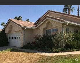 Building Photo - 2890 Summer Set Cir